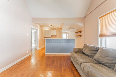 611 Decatur St, Lincoln, IL 62656 - photo 3