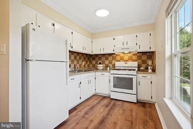 9497 Linden Leaf Ct unit 2, Fairfax, VA 22031 - photo 7