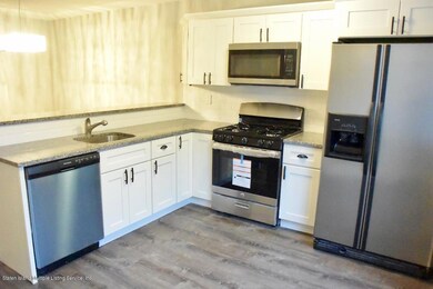 211 Pembrook Loop, Staten Island, NY 10309 - photo 3