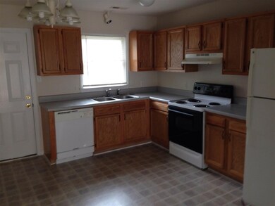 157A Lakewood Dr, Jacksonville, NC 28546 - photo 2