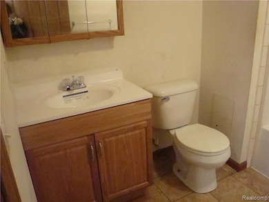 4814 Wayburn St, Detroit, MI 48224 - photo 4