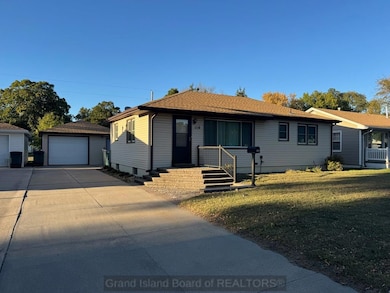 116 E 19th St, Grand Island, NE 68801 - photo 2