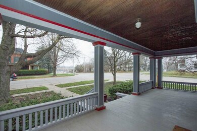 porch_700.jpg
