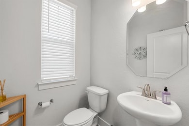 8602 Mckamy Dr, Austin, TX 78744 - photo 5