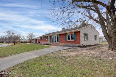 1127 Saint Anthony St, Lewisburg, PA 17837 - photo 3