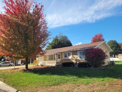 28 12th Ave SE, Oelwein, IA 50662 - photo 2