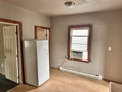 122 Willow St, Meriden, CT 06450 - photo 4