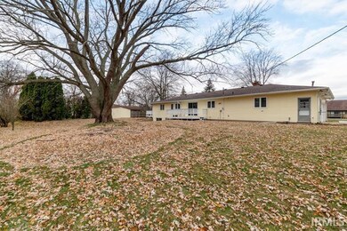 large lot, room for lawn games or other outdoor us
