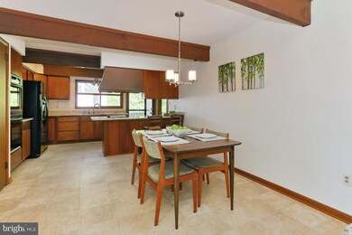 11302 Fieldstone Ln, Reston, VA 20191 - photo 7