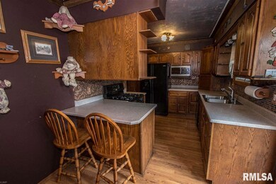 2119 Aspen Dr, Davenport, IA 52806 - photo 6