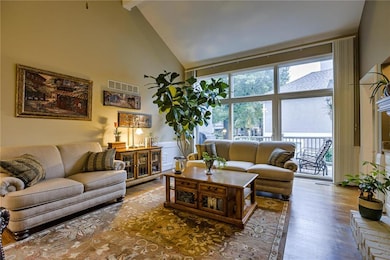 8587 Caenen Lake Ct, Lenexa, KS 66215 - photo 5