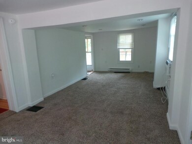 331 Independence St, Berkeley Springs, WV 25411 - photo 5