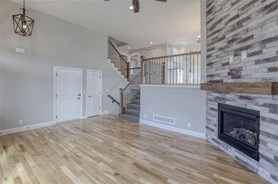 815 Cindy Ln, Raymore, MO 64083 - photo 5