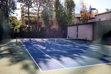 21800 Marylee St unit 57, Woodland Hills, CA 91367 - photo 3