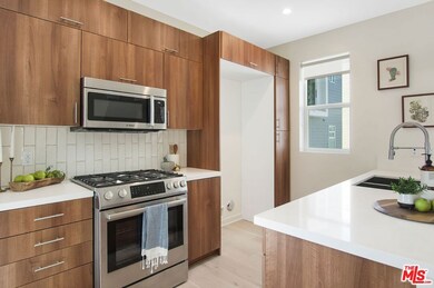 Kitchen Area with Ample cabine