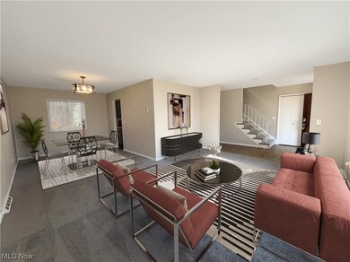 26256 Hickory Ln, Olmsted Falls, OH 44138 - photo 2