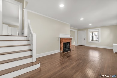 125 E Eaton St, Bridgeport, CT 06604 - photo 2