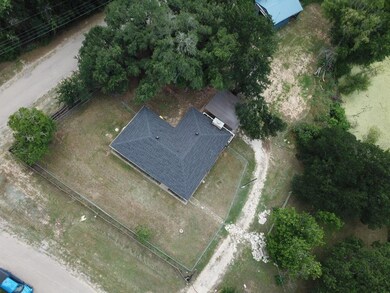 900 Fawn Dr, Granbury, TX 76049 - photo 3