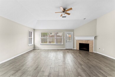 22 Hidden Meadow Dr, Spring, TX 77382 - photo 4