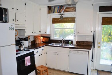 233 Brooklyn Ave, Linden, TN 37096 - photo 4