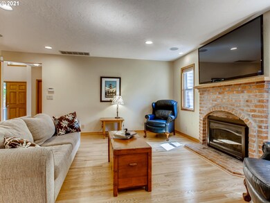 9832 SW Dapplegrey Loop, Beaverton, OR 97008 - photo 4