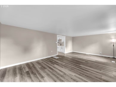 308 NW 40th St, Vancouver, WA 98660 - photo 5