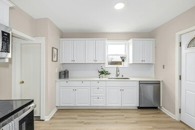 60 Collins St, Worcester, MA 01606 - photo 7