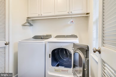 2414 Garnett Dr, Alexandria, VA 22311 - photo 5