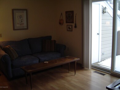 112 Duck Hollow Cir, Stroudsburg, PA 18360 - photo 6