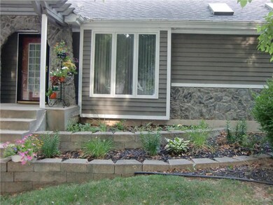 4737 Stearns Ln, Shawnee, KS 66203 - photo 3