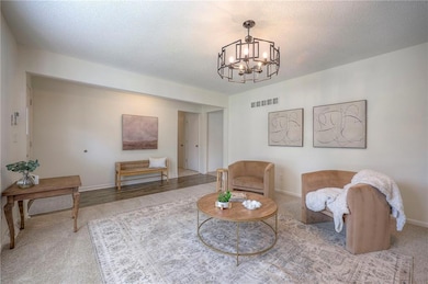 124 Bittersweet Ln, Lansing, KS 66043 - photo 3