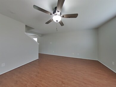 8227 Radial Ct, Rosharon, TX 77583 - photo 2