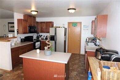 912 Daffodil Ave NE, Orting, WA 98360 - photo 6