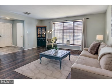 304 Oliphant Ln unit 304B, Mount Laurel, NJ 08054 - photo 3