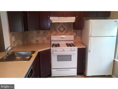 608 Yorkshire Ct unit 608, Sewell, NJ 08080 - photo 2