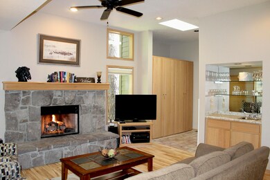 7-livingroom, lockers