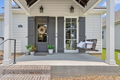 201 Manor House Ln-3
