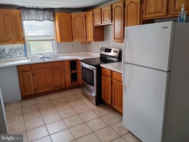 1736 Fairview St, Reading, PA 19606 - photo 5