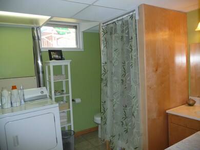 downstair bath laundry