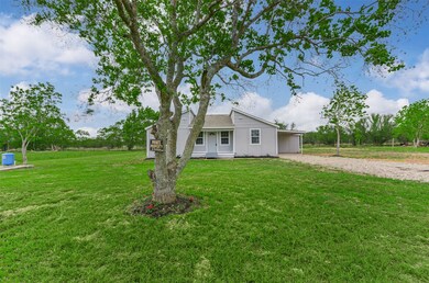 13252 Kanak St, Needville, TX 77461 - photo 2