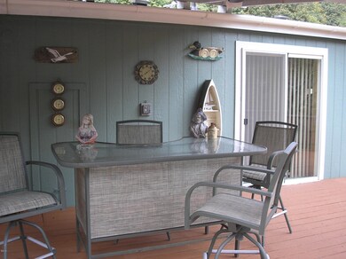deck 'bar'