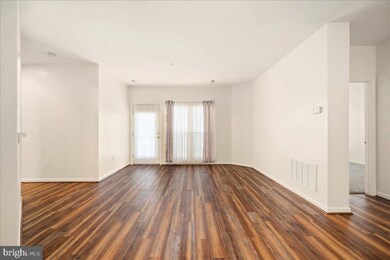 2001 Whispering Ponds Ct unit 2d, Salisbury, MD 21804 - photo 3