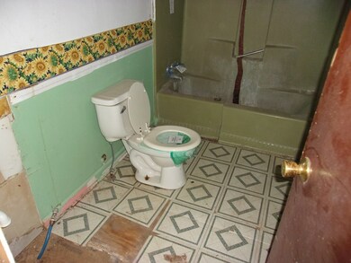 49 E Thompson St, Camilla, GA 31730 - photo 6