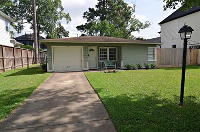 1220 Chamboard Ln, Houston, TX 77018 - photo 3