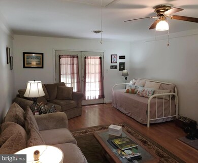 386 Monroe Dr, Colonial Beach, VA 22443 - photo 4