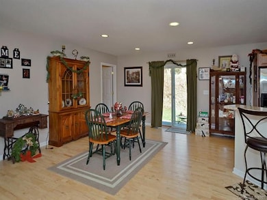 312 Queen St, Hendersonville, NC 28792 - photo 5