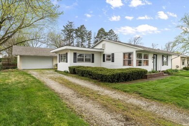 209 N Jon St, New Carlisle, IN 46552 - photo 2