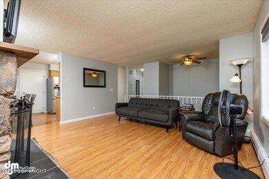 04-Living Room-DW-1662