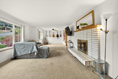 1103 Hillview Dr, Ashland, OR 97520 - photo 6