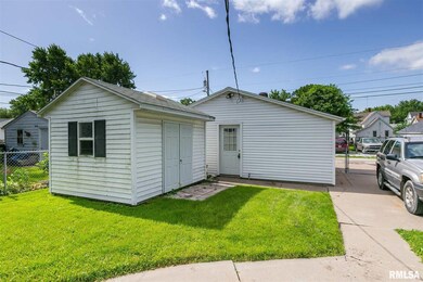 1451 W 7th St, Davenport, IA 52802 - photo 4
